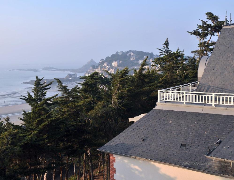 Les Villas Du Spa プレヌフ・ヴァル・アンドレ エクステリア 写真